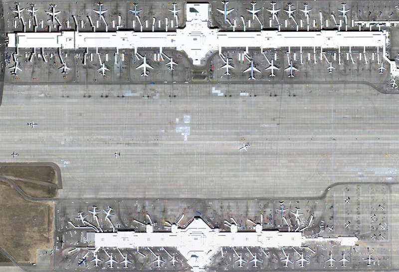 Illustration for article titled Satellite pictures of airports reveal their extreme complexity